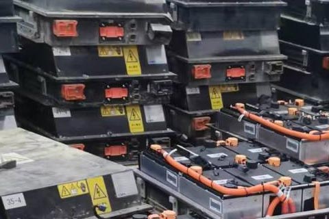 常山青石高价叉车蓄电池回收-电池哪里可以回收-专业回收电动车电池